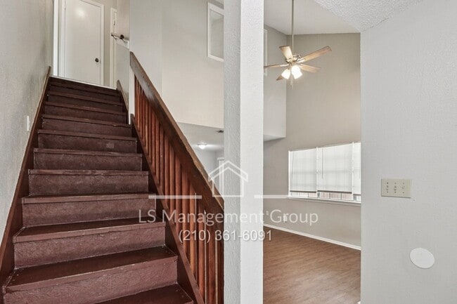 Photo - 6720 Windsor Hollow Dr