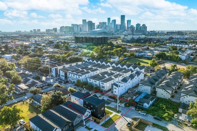 Photo - 412 N Nagle St