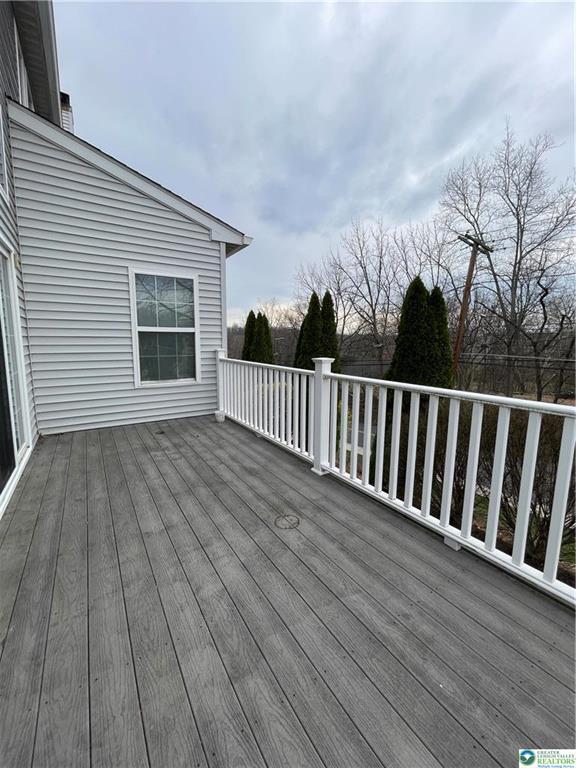 Photo - 351 Hawthorn Ln