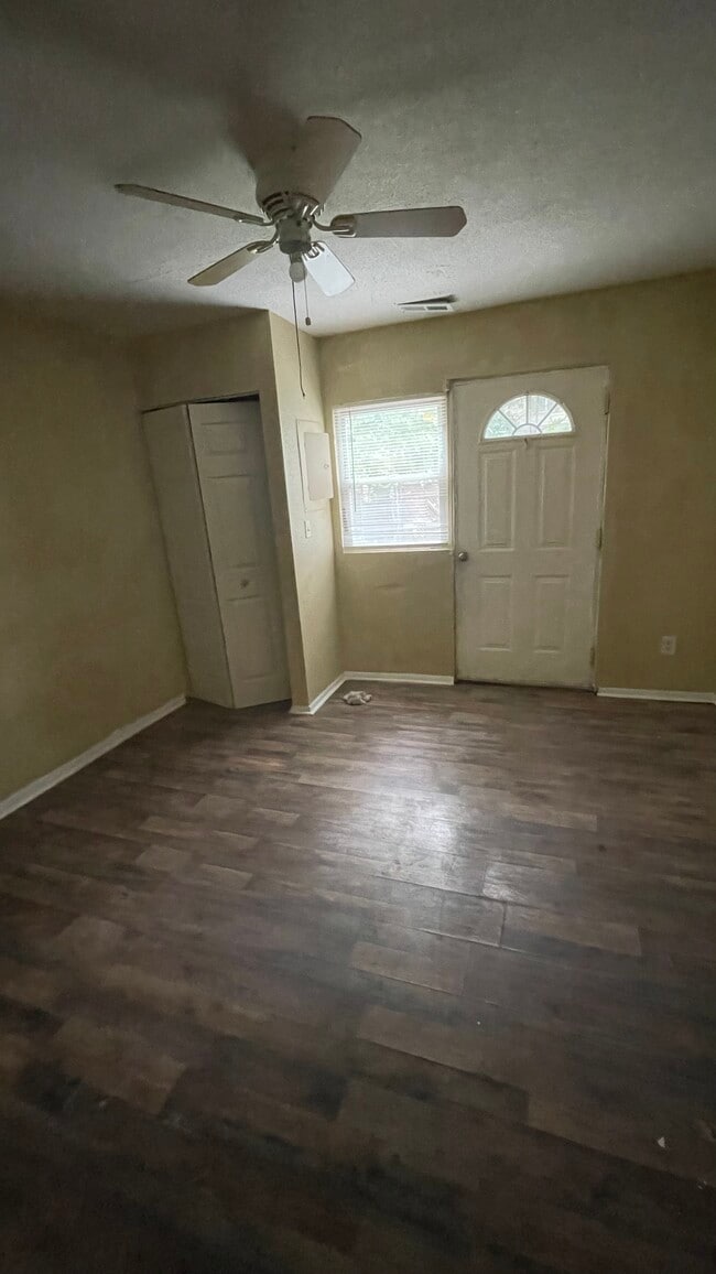 Photo - 1006 Dubose Dr