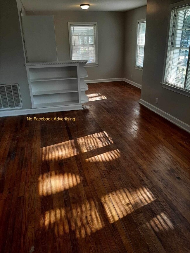 Photo - 122 Florence St