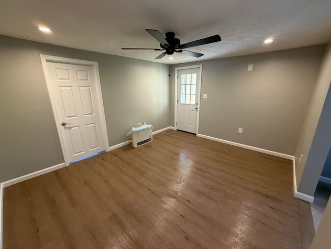 Photo - 730 Boulevard Ave Unidad 2nd floor