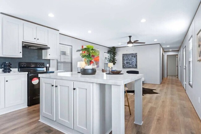 Photo - 1006 Monarch Dr