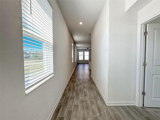 Photo - 1408 Roxy Ln
