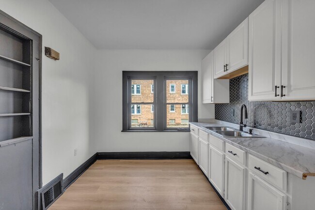 Photo - 3447 E 140th St Unit 4