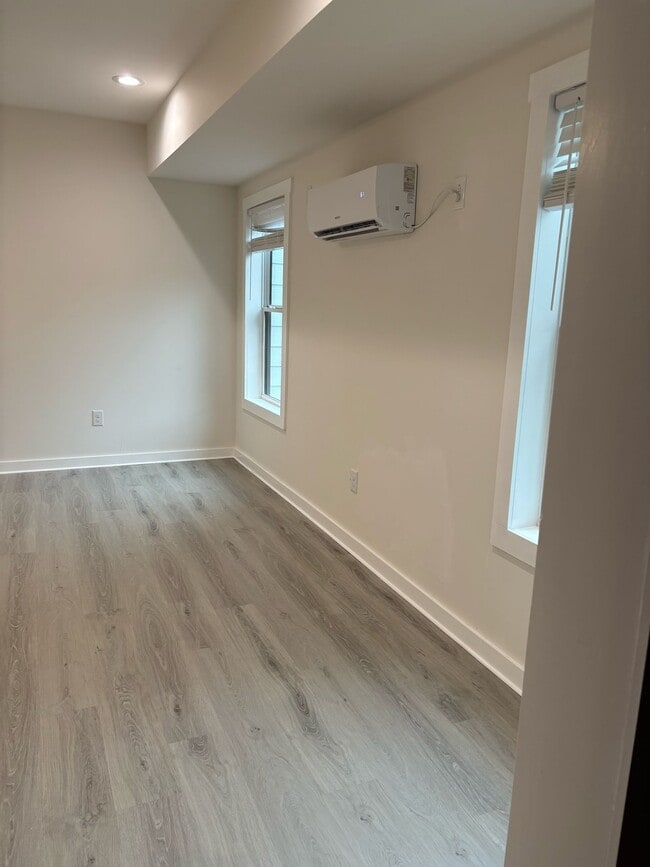 Photo - 200 Towne Overlook Dr