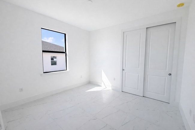 Photo - 830 Holmes Ave