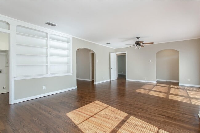 5829 E Mockingbird Ln