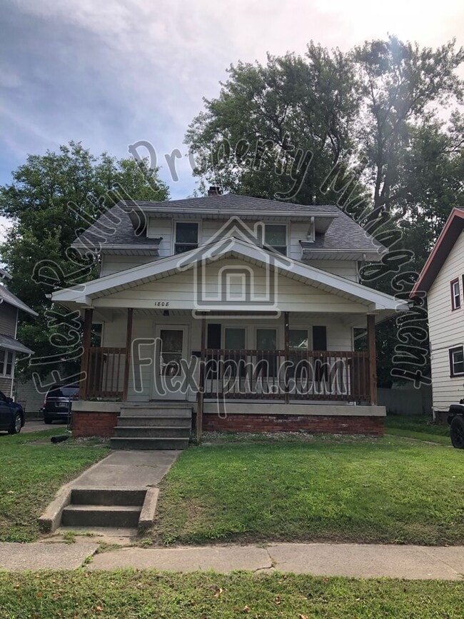 Building Photo - New on The Market....located minutes from ... Rental