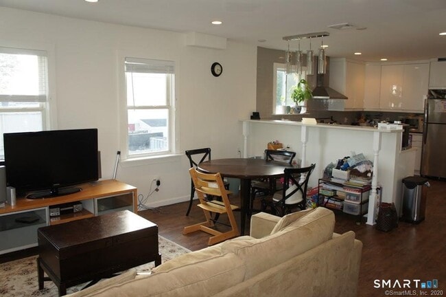 Photo - 16 Manor St Unit B