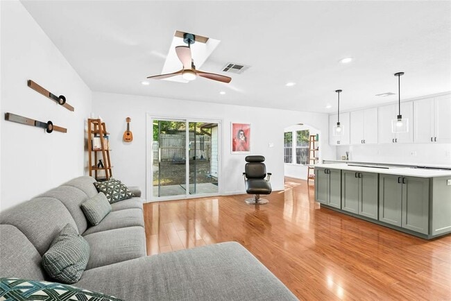 Photo - 505 Mairo St