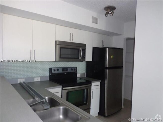 Building Photo - 777 SW 111th Way Rental