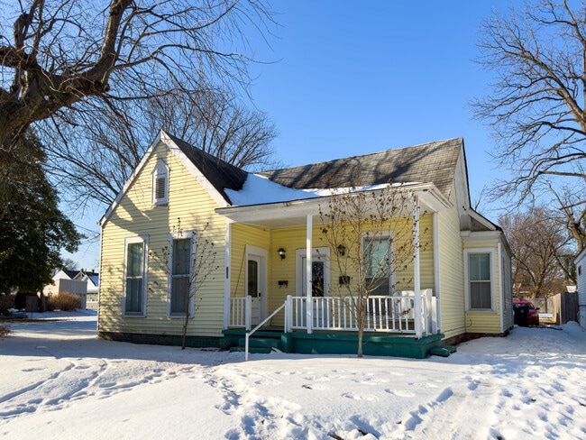 Building Photo - 337 E 15th St Unit #2