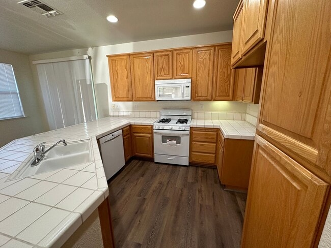 3090 Lanai Ct