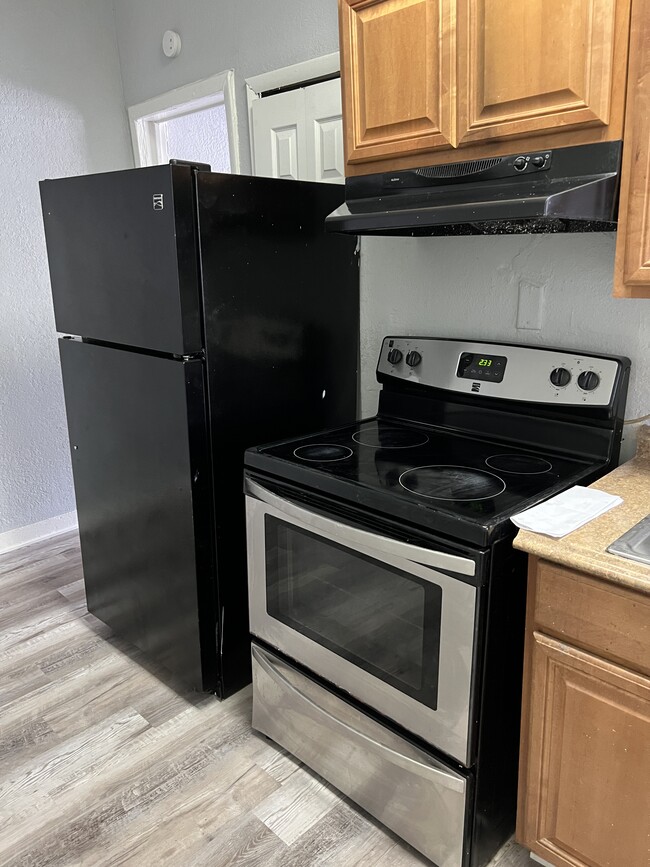 Photo - 730 N Westmoreland Dr Unit b