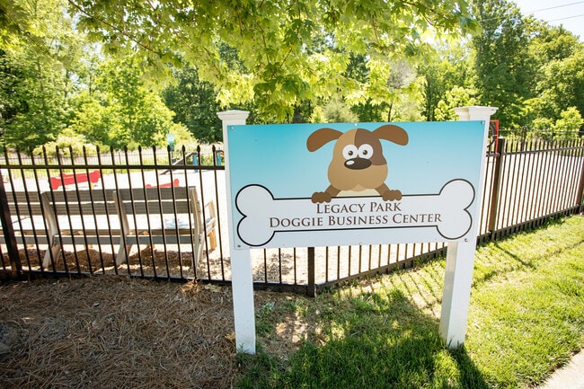 ¡Parque para perros - Legacy Park Apartments