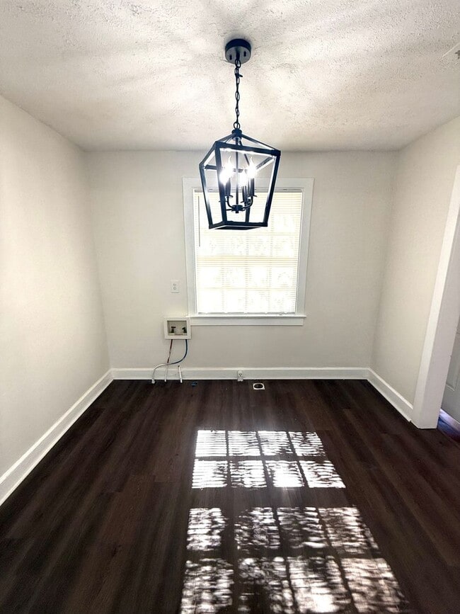 Photo - ** 2 bed 1 bath located in South Fairview ** Call 334-366-9198 to schedule a self tour