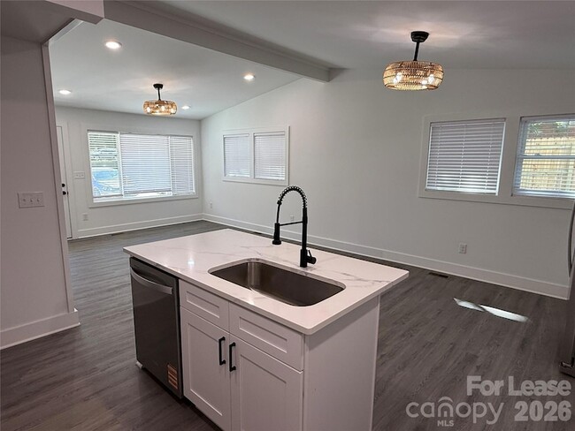 Photo - 1139 Clanton Rd