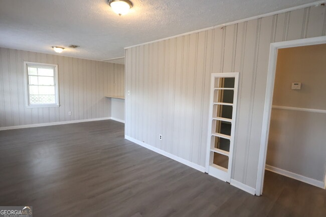 Photo - 351 Brook St