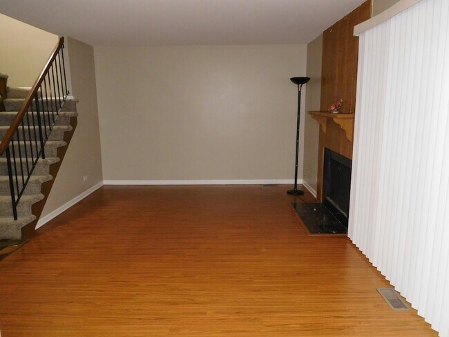 Photo - 1987 Franklin Pl