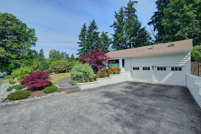 Photo - 5bd/2.75ba Mercer Island Home