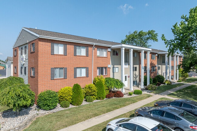 Building Photo - The Edge at 1815 - Student Housing Rental