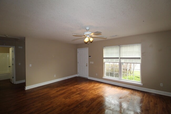 Photo - 1479 Crossway Cottages Ln