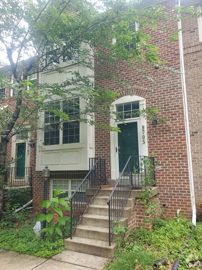Building Photo - 9705 Tulip Tree Dr Rental