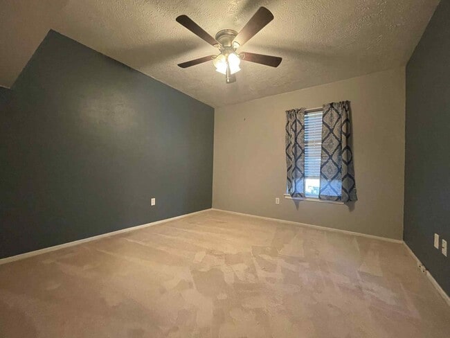 Building Photo - 447 El Toro Ln Rental