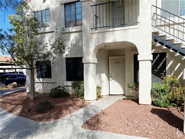 Building Photo - 4860 Nara Vista Way Unit 103 Rental