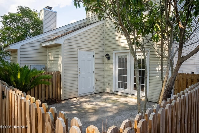 137 Lullwater Dr Unit B
