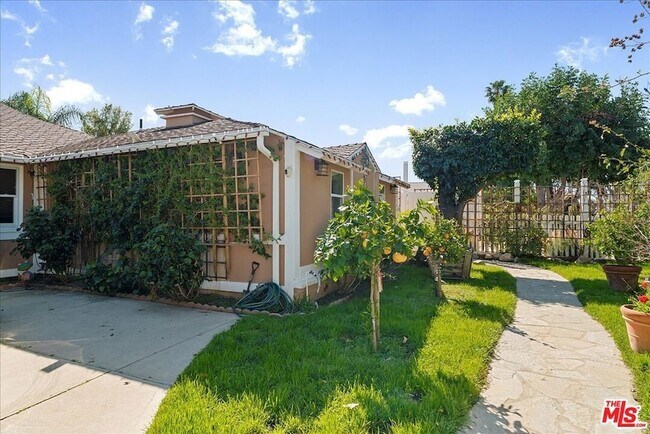 6724 Mammoth Ave