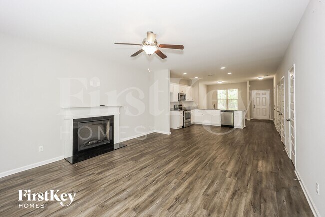 Photo - 209 Grove Pointe Dr