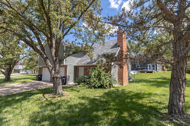 Photo - 1913 Greenleaves Ct