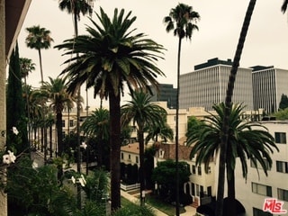 Photo - 137 S Palm Dr Unidad 504