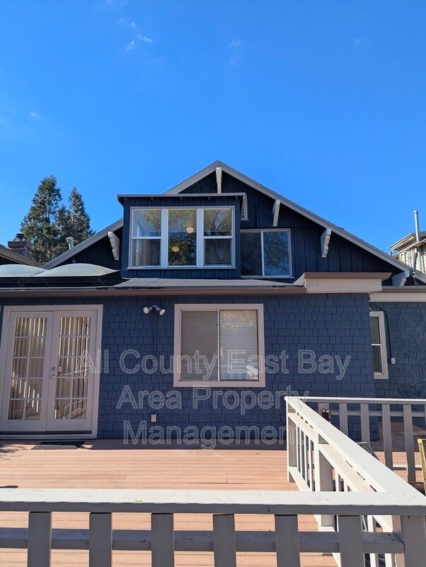 Photo - 1529 Josephine St