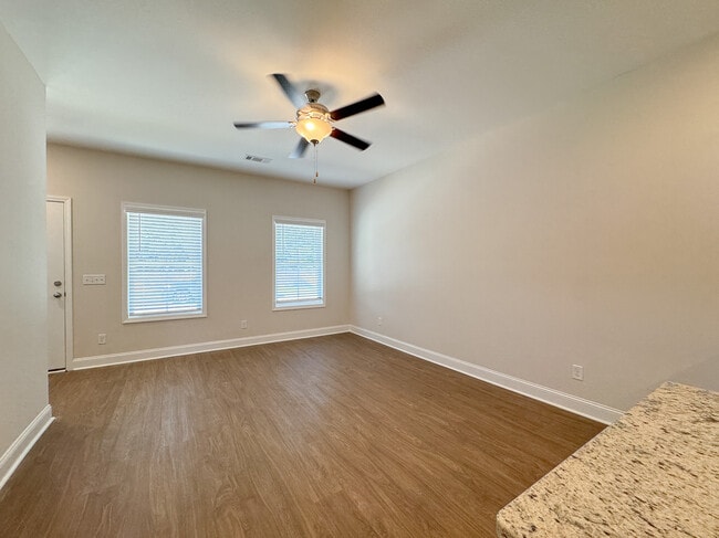 Photo - 102 Skye Dr