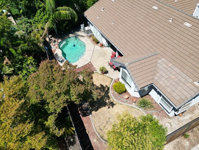 Photo - 5663 Montclair Cir