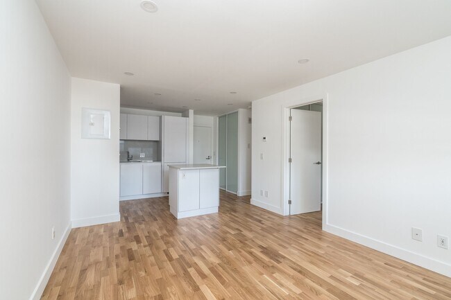 Photo - 230 Oak St Unit 404