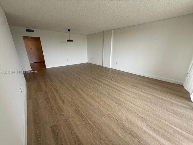 Photo - 155 Ocean Ln Dr Unidad 504
