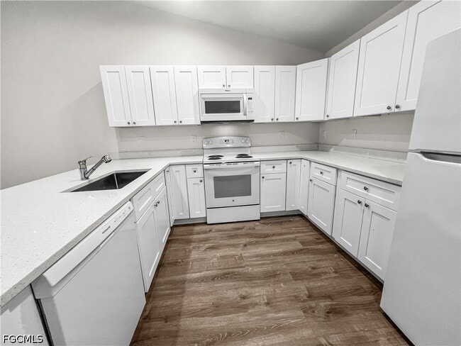 Photo - 745 Harry Ave S