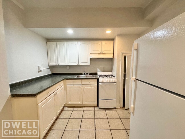 Building Photo - 2341 N Commonwealth Ave