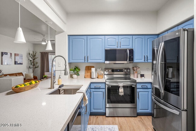 Photo - 525 N Miller Rd