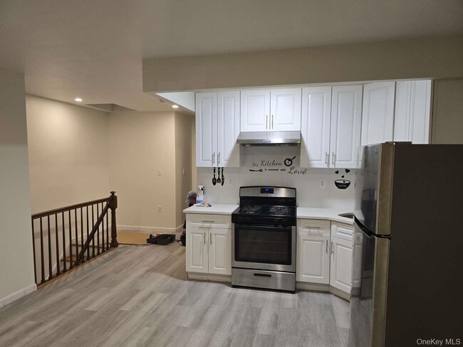 Photo - 57-22 Kissena Blvd