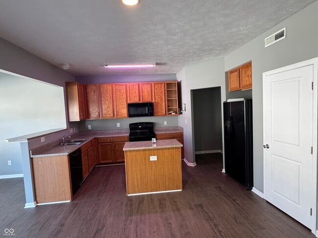 Photo - 8348 Burket Way