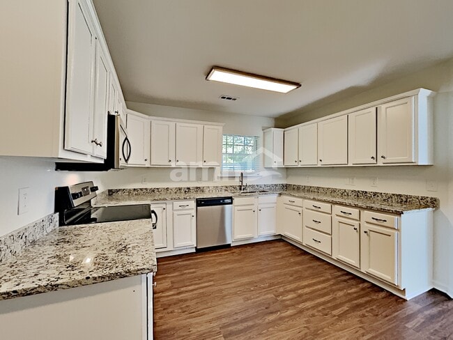 Photo - 817 Laramie Ct