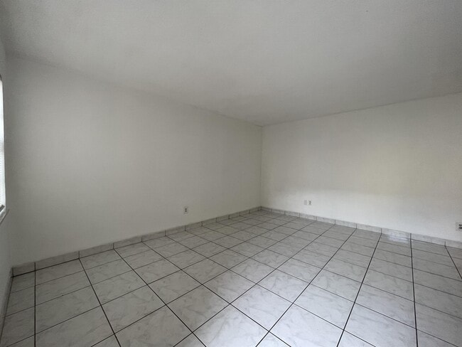 Photo - 1832 Madison St