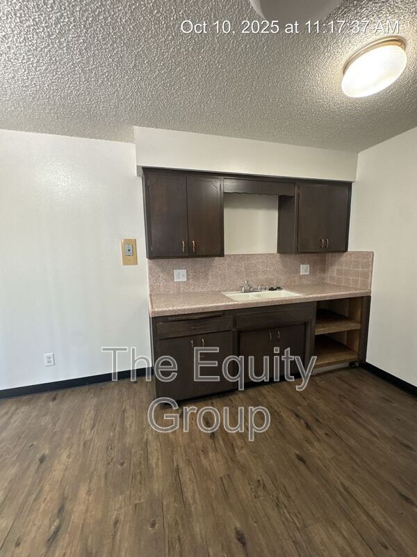 Photo - 2837 W Walnut Ave