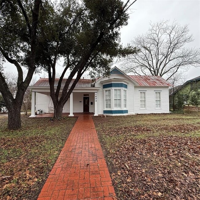 Photo - 1604 S Austin Ave