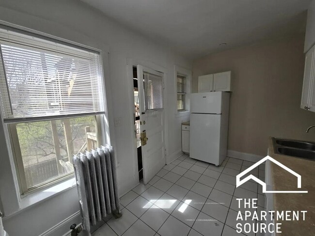Photo - 552 Elmwood Ave Unit 3